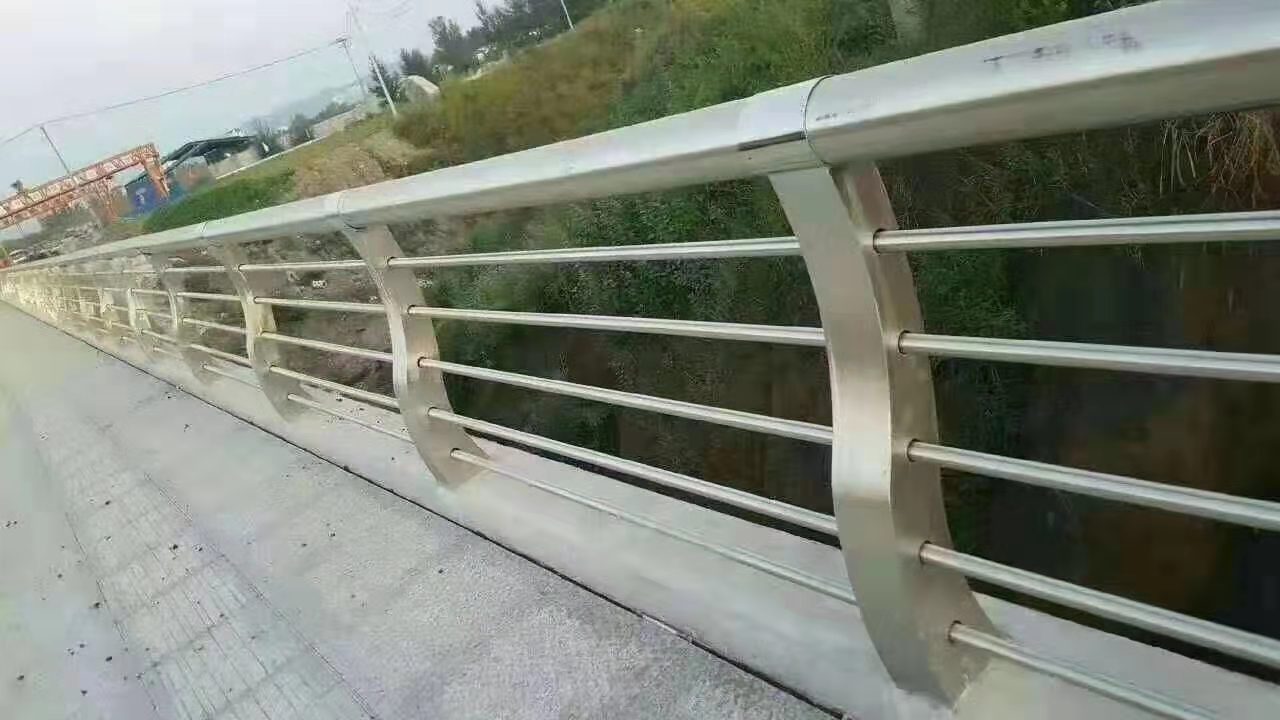 道路护栏